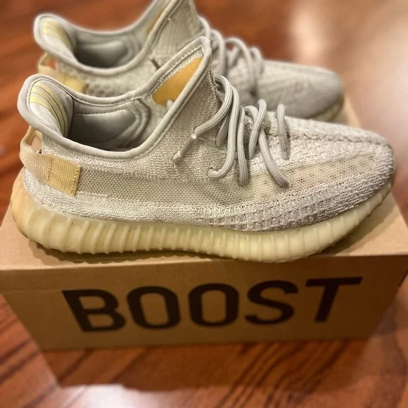 Yeezy Boost 350 V2 GY3438 w/box Light Men Size 8.5 display picture 3